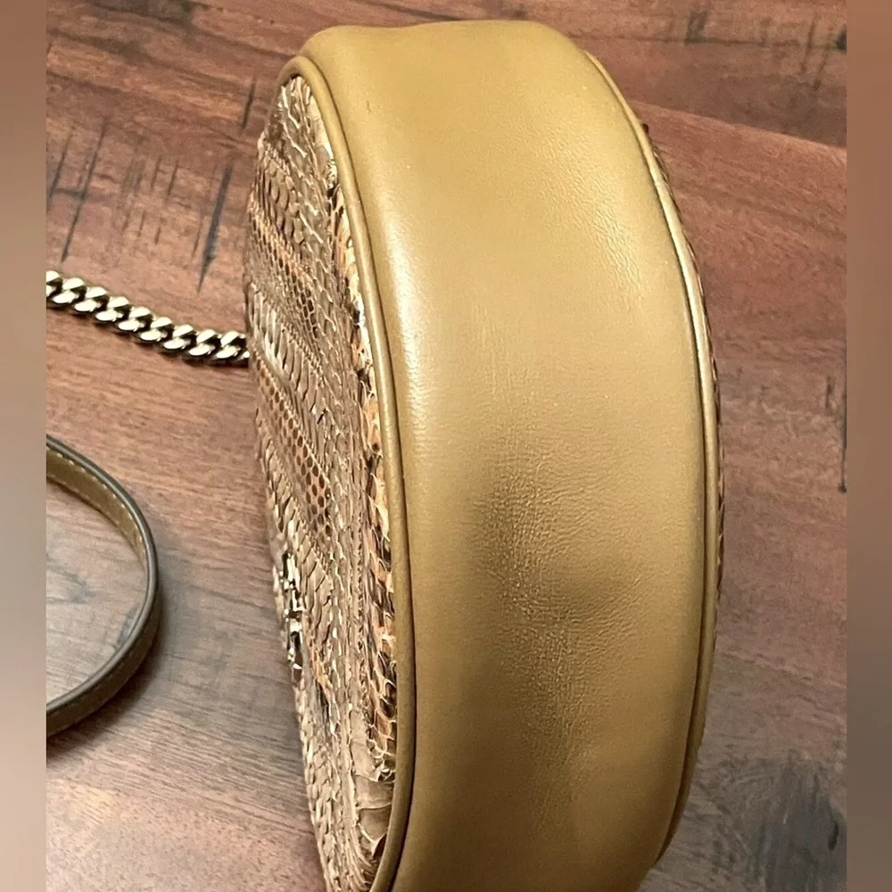 🔥🔥Like New Exclusive Design Authentic Tory Burch Crossbody Bag So Chic $ Unique